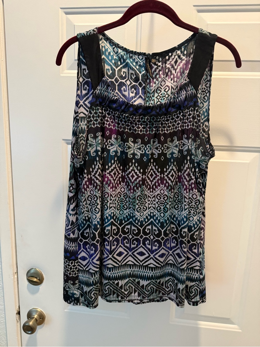 Susan Lawrence Geometric Print Sleeveless Top in Teal, Purple & Black